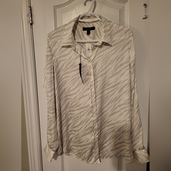 Banana Republic Dress Shirt, Size Med, Cream - Picture 1 of 4